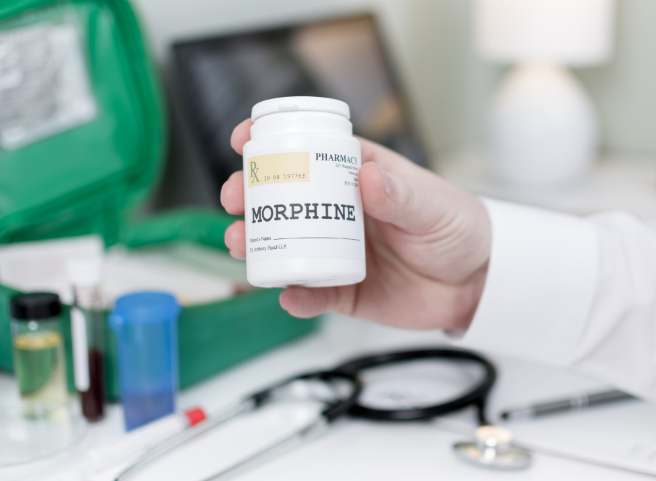 Living with morphine: Between relief, risks, monitoring, and misconceptions