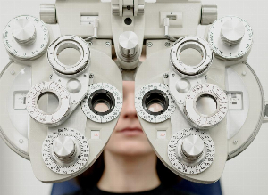 Ophthalmologist, optometrist, optician: What is the difference and which is the best choice for your eyes?